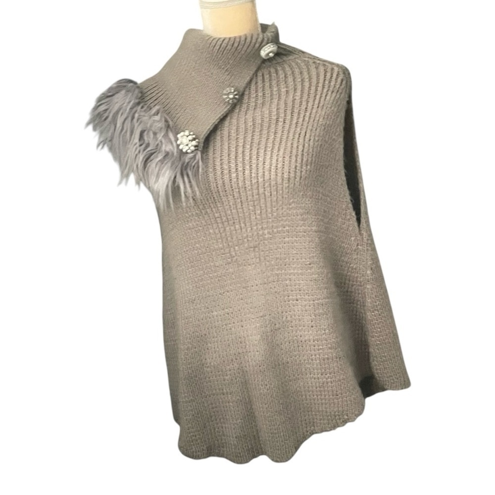 Kontessa Light Brown Taupe
Poncho Chic Italian Knitwear